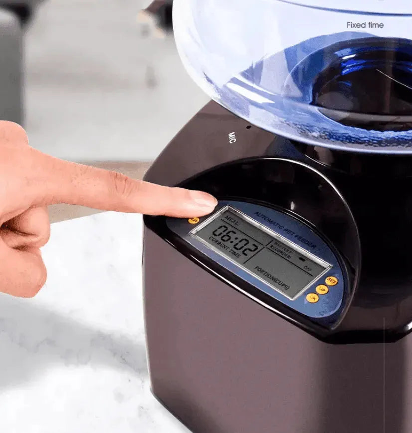 Wallex - Αυτόματη προγραμματιζόμενη ταΐστρα 5,5lt για σκύλο ή γάτα σε μαύρο χρώμα - WL140340